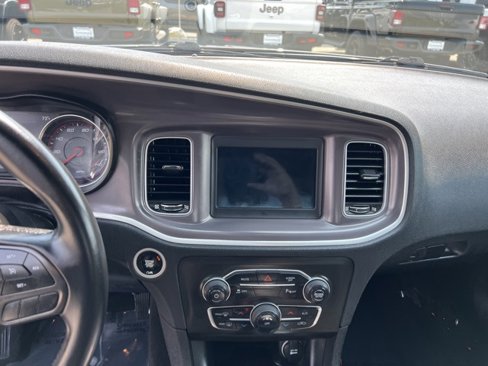 Used 2022 Dodge Charger SXT image 19