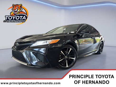 Used 2020 Toyota Camry XSE image 1