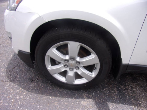 Used 2017 Chevrolet Traverse LT w/ Style and Technology Package image 11