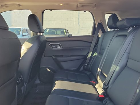 Used 2021 Nissan Rogue SV w/ Premium Package image 14