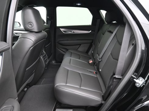 New 2025 Cadillac XT5 Luxury image 9