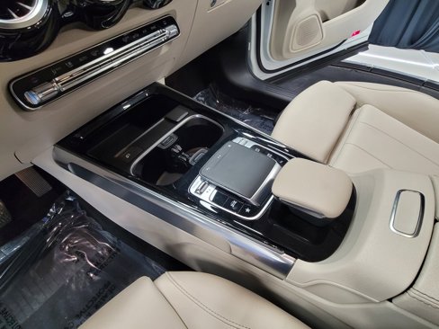 Used 2020 Mercedes-Benz GLB 250 w/ Premium Package image 26