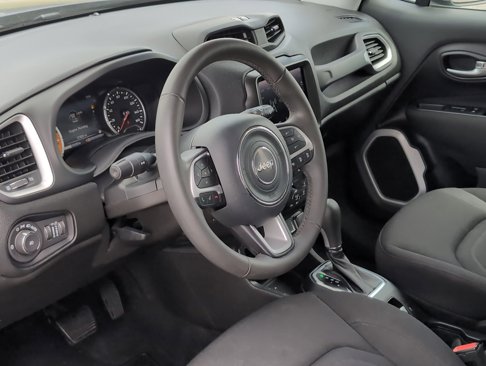 Used 2021 Jeep Renegade Latitude w/ Luxury Group I image 15
