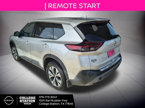 Used 2021 Nissan Rogue SV image 4