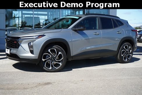 Used 2025 Chevrolet Trax RS w/ Driver Confidence Package image 4