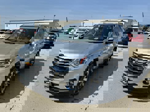 Used 2019 Chevrolet Traverse LT w/ LT Premium Package image 2