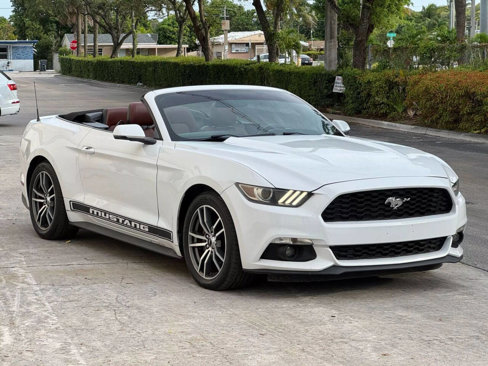 Used 2015 Ford Mustang Premium image 3