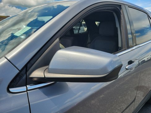 Used 2018 Chevrolet Equinox LT image 11