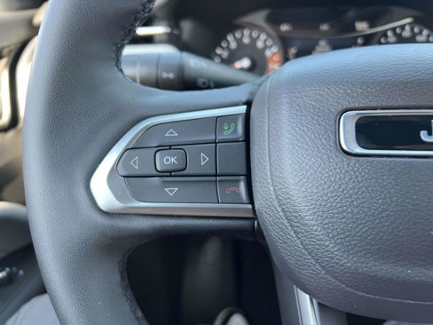 Used 2024 Jeep Compass Limited image 25