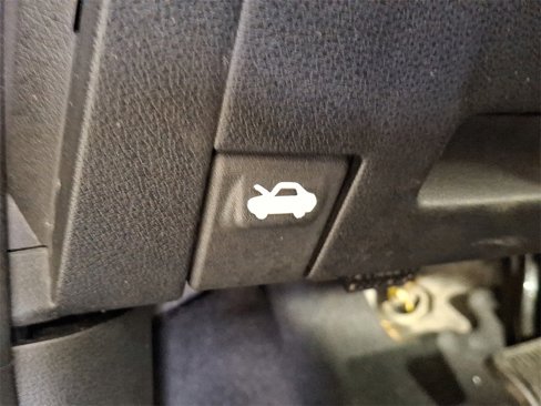 Used 2020 Hyundai Venue SE image 25