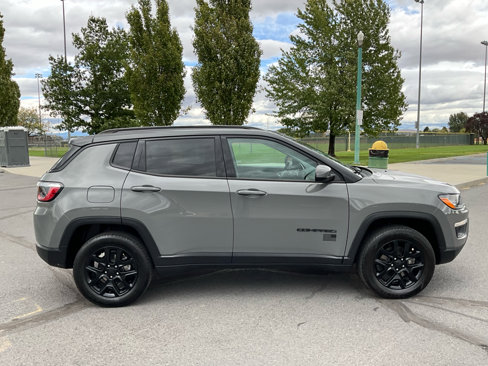 Used 2021 Jeep Compass Sport image 3
