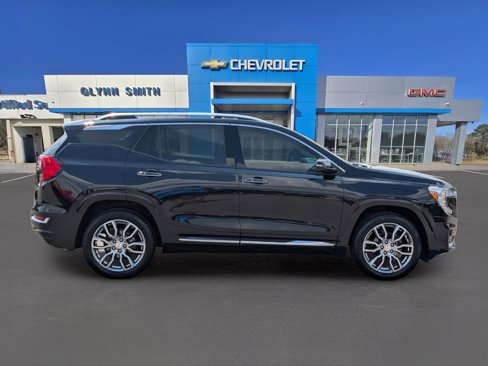 Used 2022 GMC Terrain Denali w/ LPO, Cargo Package image 4