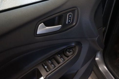 Certified 2018 Ford Escape SE w/ SE Sport Appearance Package image 19