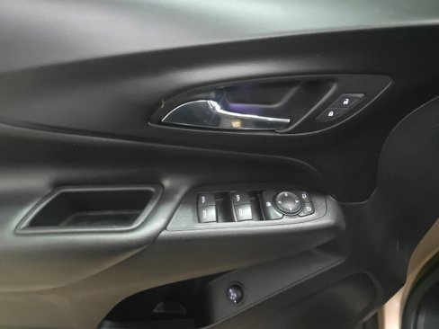 Used 2018 Chevrolet Equinox LT image 17