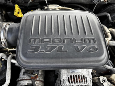 Used 2004 Dodge Dakota Sport w/ Deluxe Convenience Group image 16
