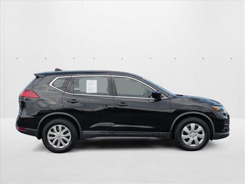 Used 2018 Nissan Rogue S image 4