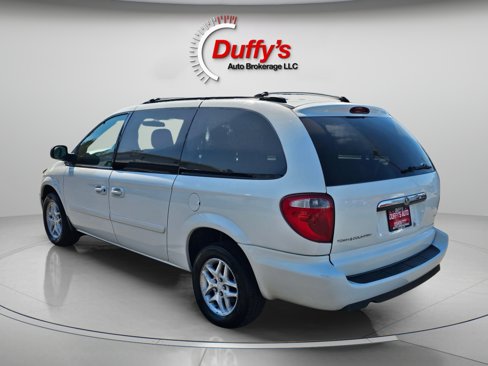 Used 2005 Chrysler Town & Country LX image 11
