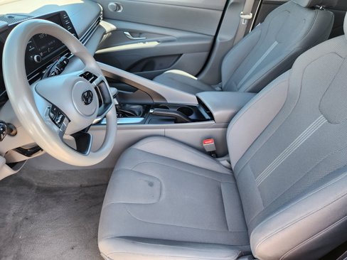 Used 2021 Hyundai Elantra SE image 8