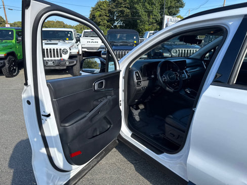 Used 2022 Kia Sorento S image 11