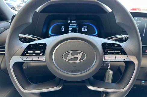 Certified 2025 Hyundai Elantra SE image 26