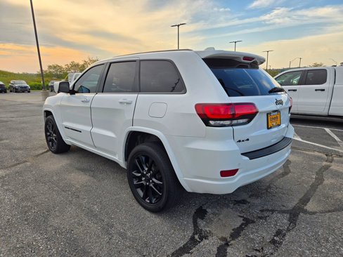 Used 2022 Jeep Grand Cherokee Laredo X image 6