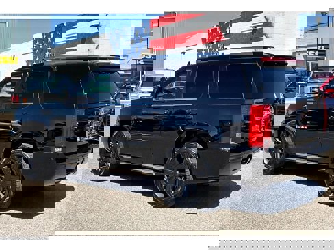Used 2013 Cadillac Escalade Premium image 12