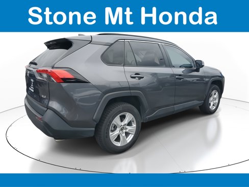 Used 2021 Toyota RAV4 XLE image 6