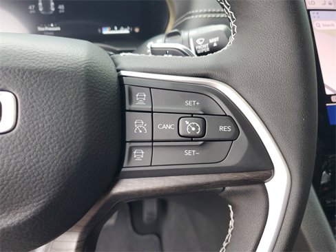 New 2025 Jeep Grand Cherokee Limited image 21