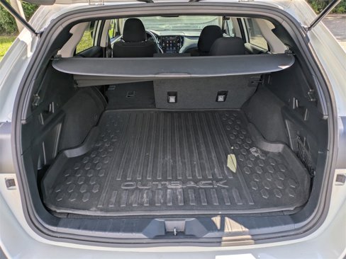 Used 2021 Subaru Outback Premium image 10
