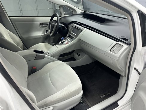 Used 2014 Toyota Prius Two image 12