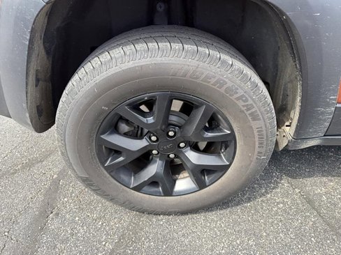 Used 2016 Jeep Cherokee Trailhawk w/ Cold Weather Group image 11