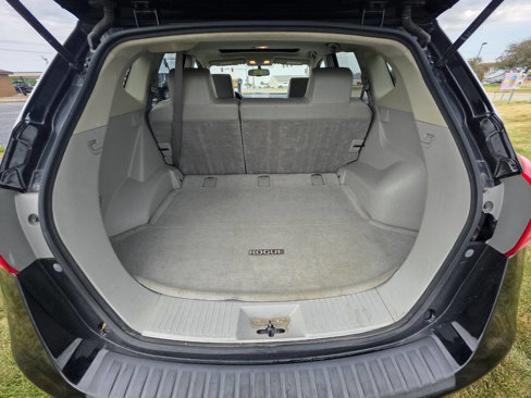 Used 2011 Nissan Rogue SV w/ SL Pkg image 17