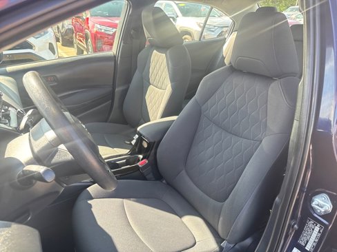Used 2022 Toyota Corolla LE image 3