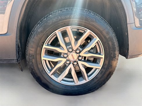 Used 2019 GMC Acadia SLE image 32