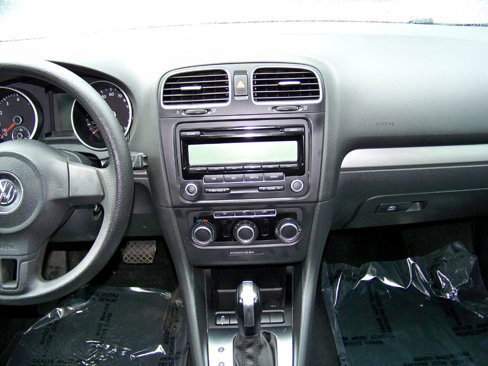 Used 2011 Volkswagen Golf 4-Door image 35