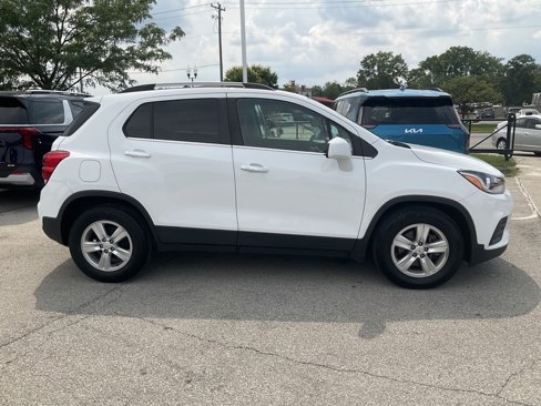 Used 2019 Chevrolet Trax LT w/ LT Convenience Package image 4
