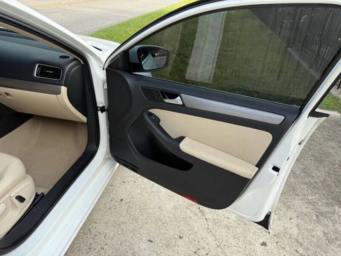 Used 2014 Volkswagen Jetta TDI image 25