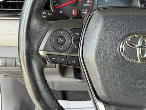 Used 2019 Toyota Camry XSE image 25