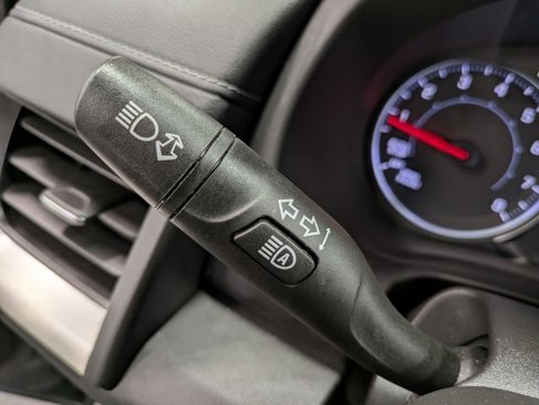 Used 2022 GMC Terrain SLT w/ Infotainment Package II image 18