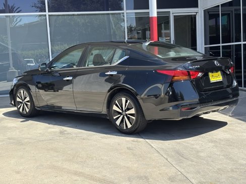 Used 2022 Nissan Altima 2.5 SV image 5