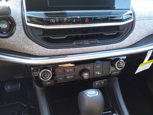 New 2025 Jeep Compass Sport image 15