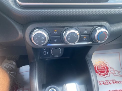 Used 2024 Nissan Kicks S image 23