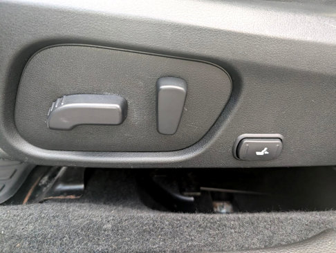 Used 2015 Subaru Forester 2.5i Touring w/ Eyesight & Navigation System image 37