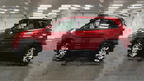 Used 2016 Jeep Cherokee Limited image 5