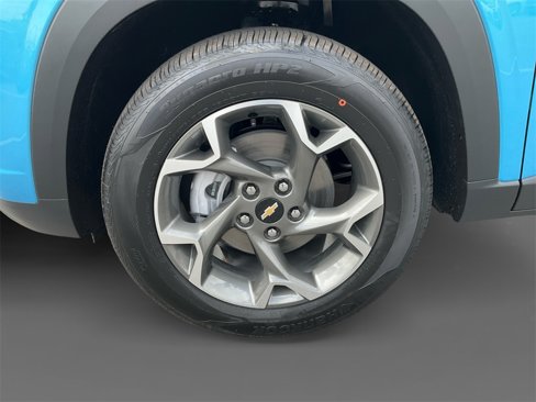 New 2025 Chevrolet Trax LT w/ Driver Confidence Package image 14