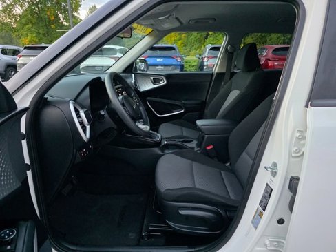 Certified 2022 Kia Soul LX w/ Technology Package image 16