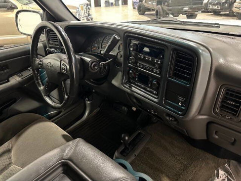 Used 2005 Chevrolet Silverado 2500 LS image 14