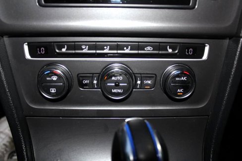 Used 2016 Volkswagen e-Golf SE image 23