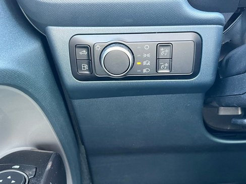 New 2025 Ford Maverick XL image 30