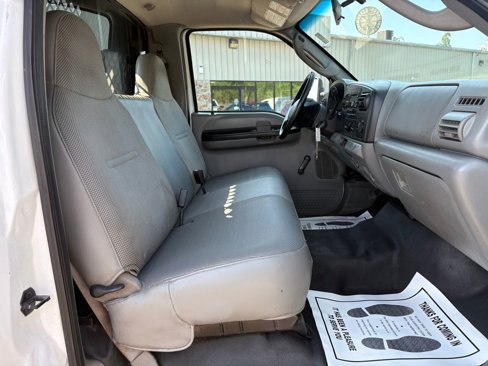 Used 2007 Ford F550 2WD Regular Cab Super Duty image 23